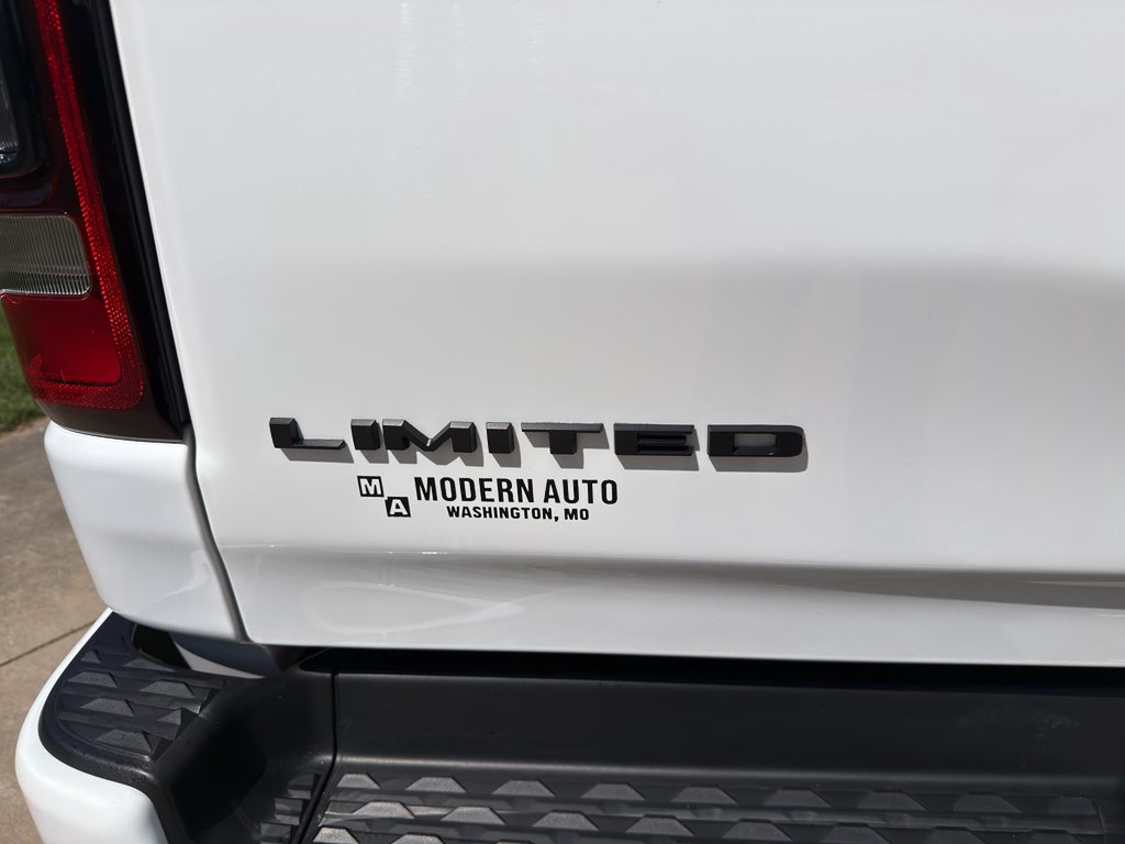 2021 RAM 1500 Limited Crew Cab 4x4 5'7" Box