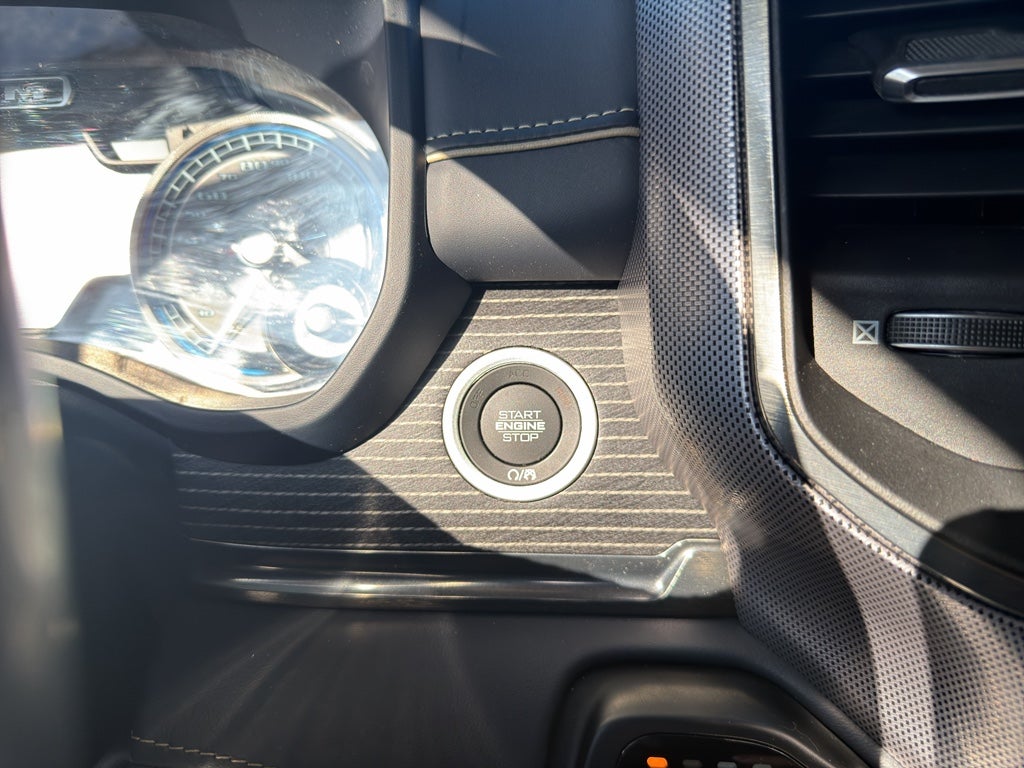 2020 RAM 1500 Limited Crew Cab 4x4 5'7" Box