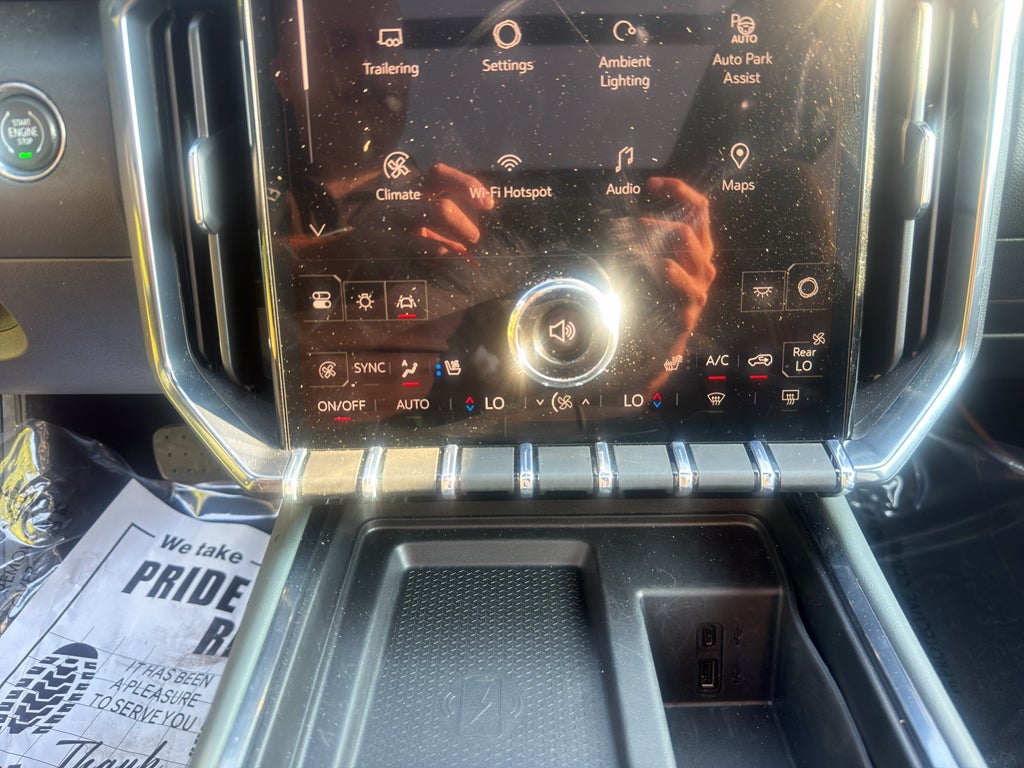2025 GMC Acadia AT4