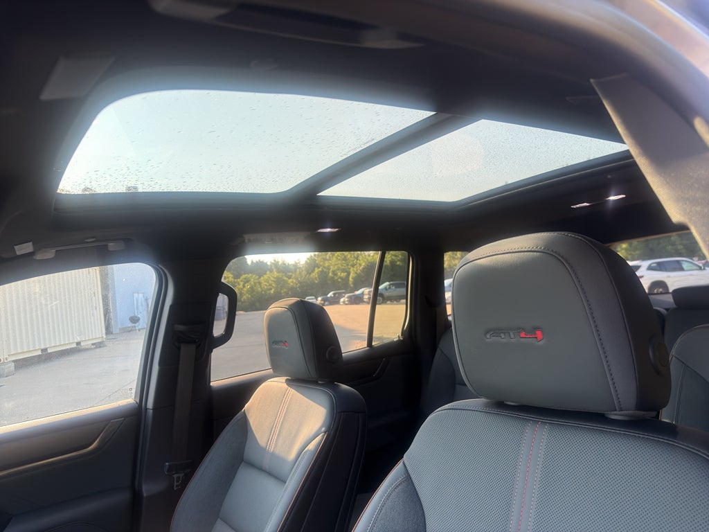 2025 GMC Acadia AT4