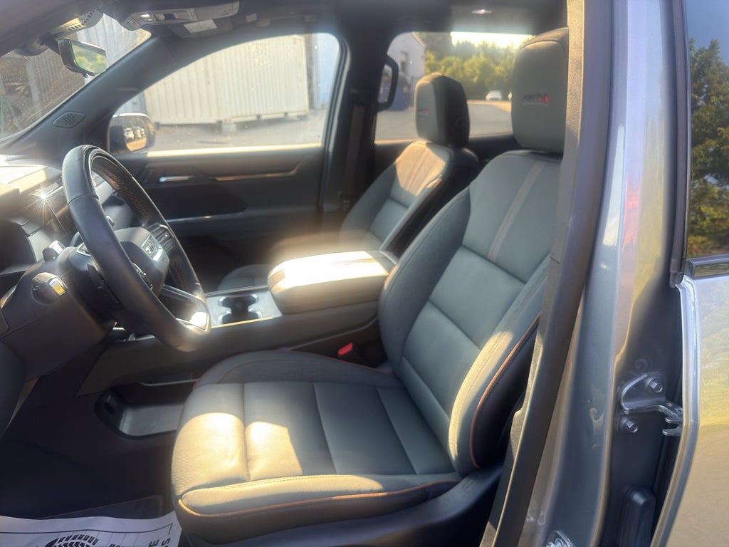 2025 GMC Acadia AT4