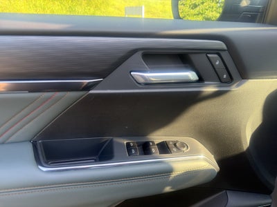 2025 GMC Acadia AT4