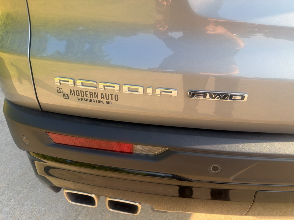 2025 GMC Acadia AT4