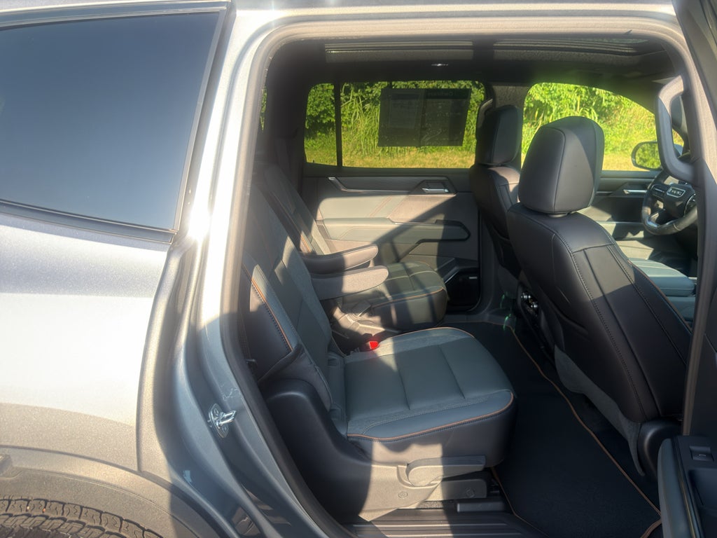 2025 GMC Acadia AT4