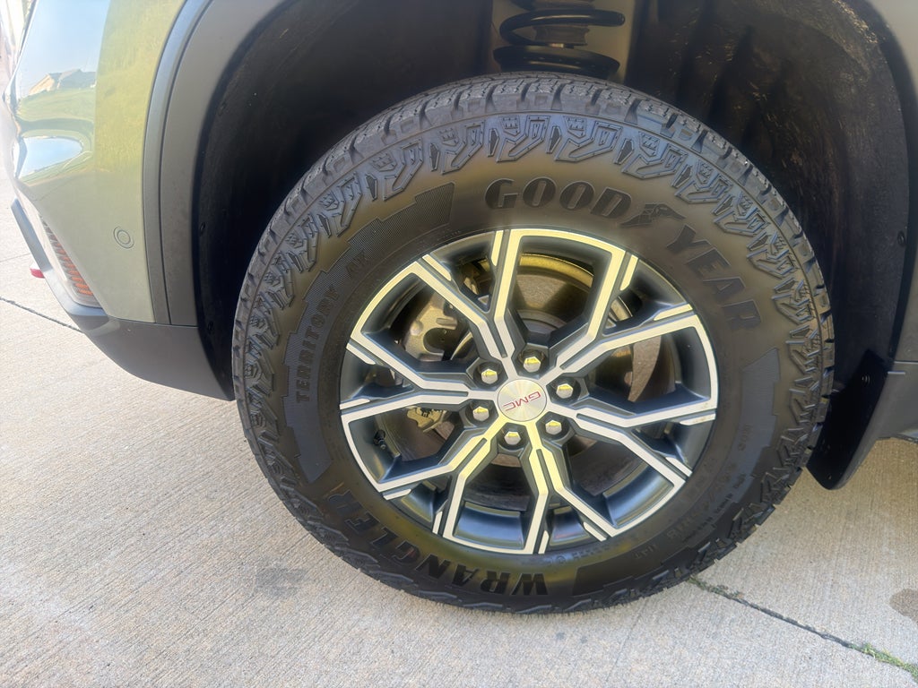2025 GMC Acadia AT4