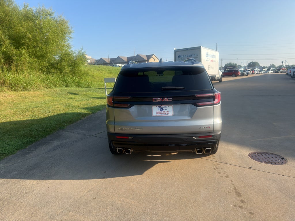 2025 GMC Acadia AT4
