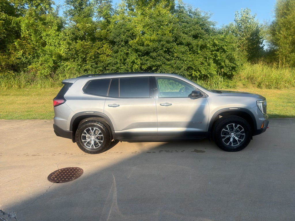 2025 GMC Acadia AT4