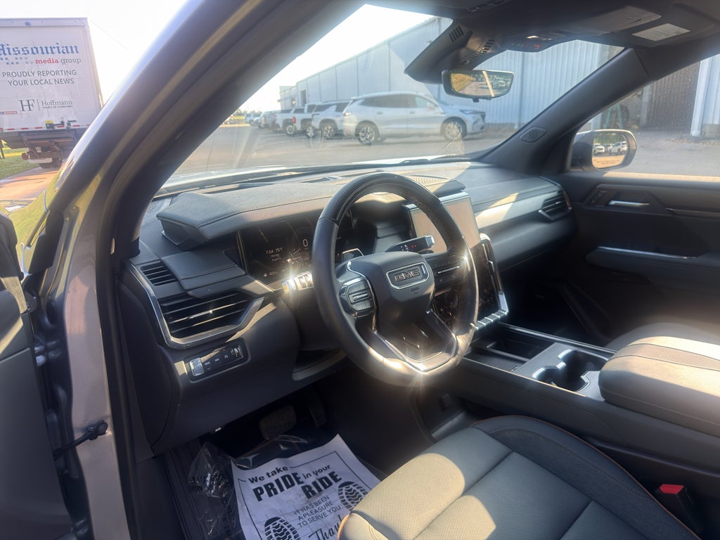 2025 GMC Acadia AT4