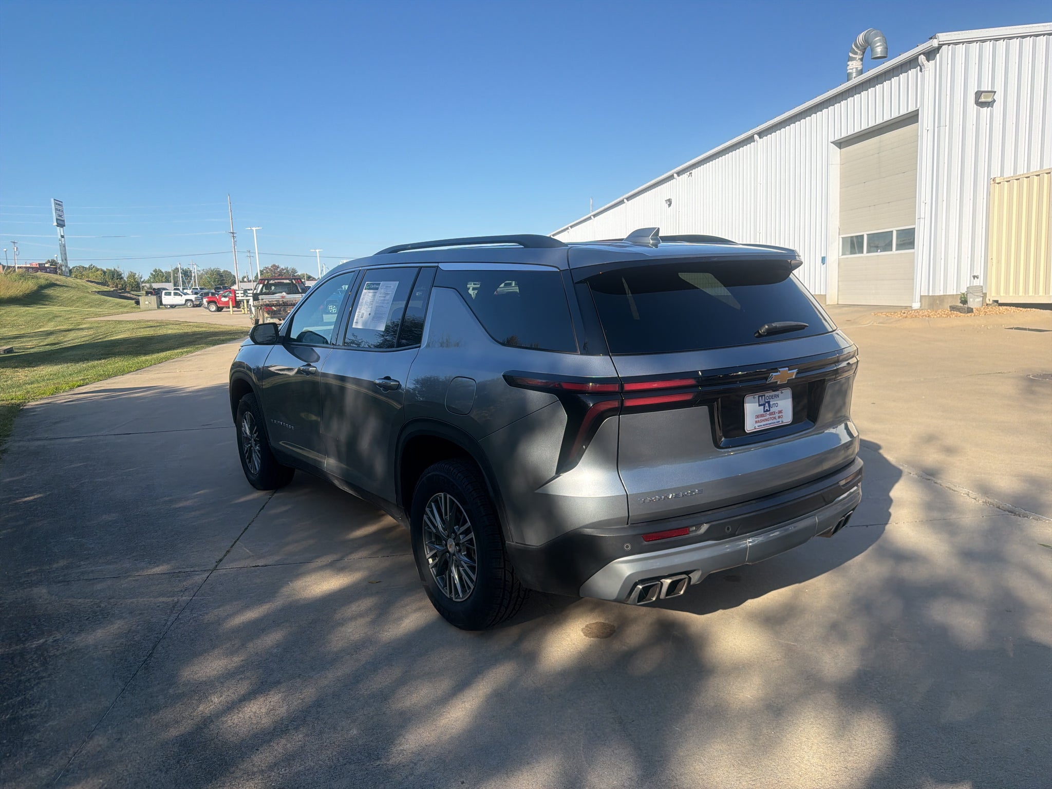2025 Chevrolet Traverse LT