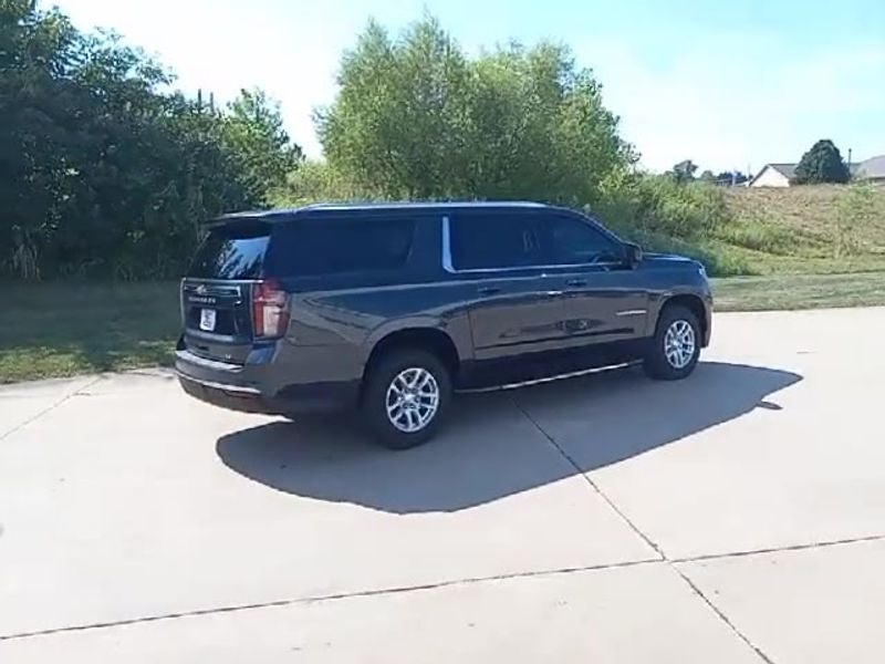 2022 Chevrolet Suburban LT