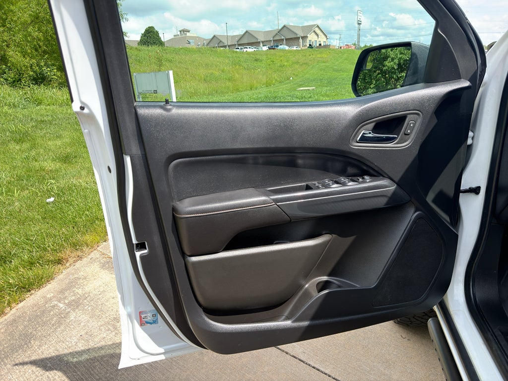 2022 GMC Canyon AT4 - Cloth
