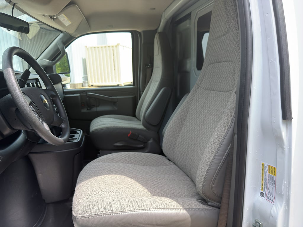 2026 Chevrolet Express Cutaway 3500 1WT