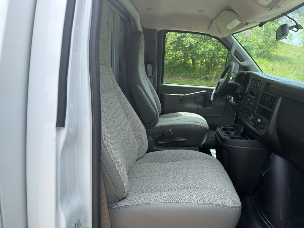 2026 Chevrolet Express Cutaway 3500 1WT