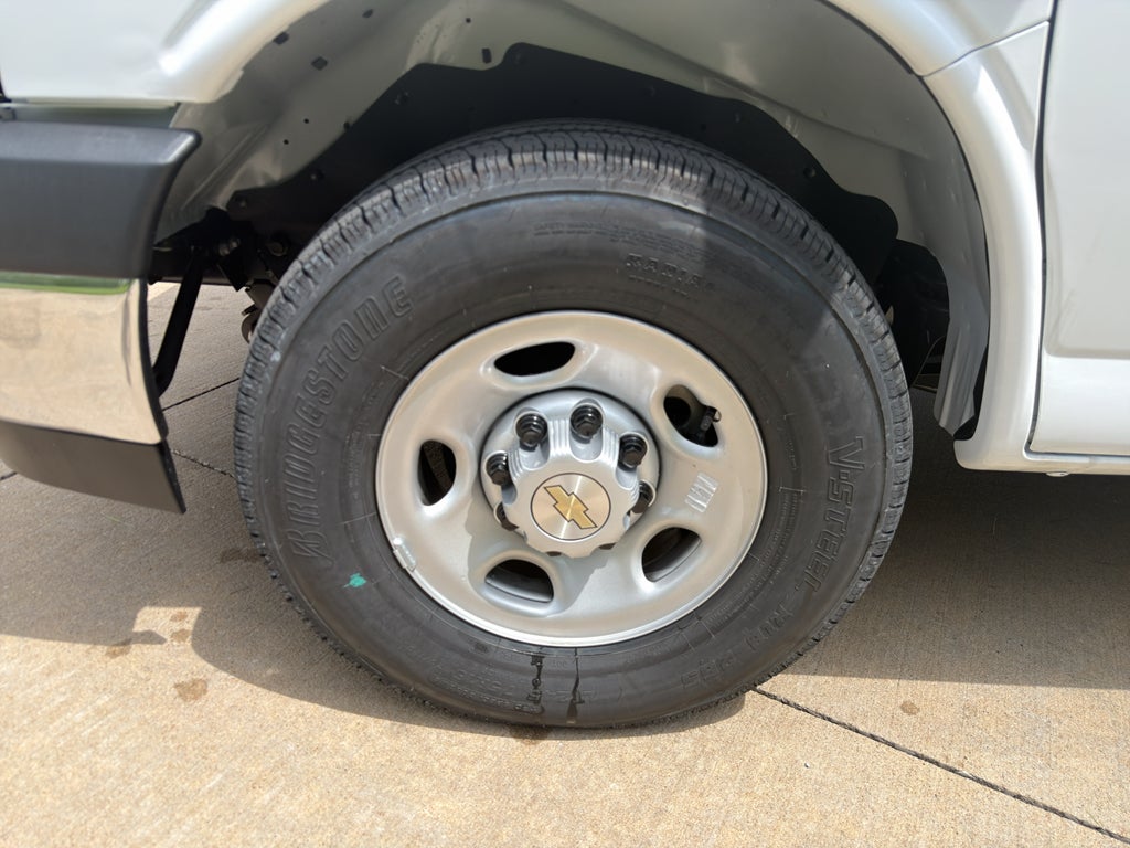 2026 Chevrolet Express Cutaway 3500 1WT
