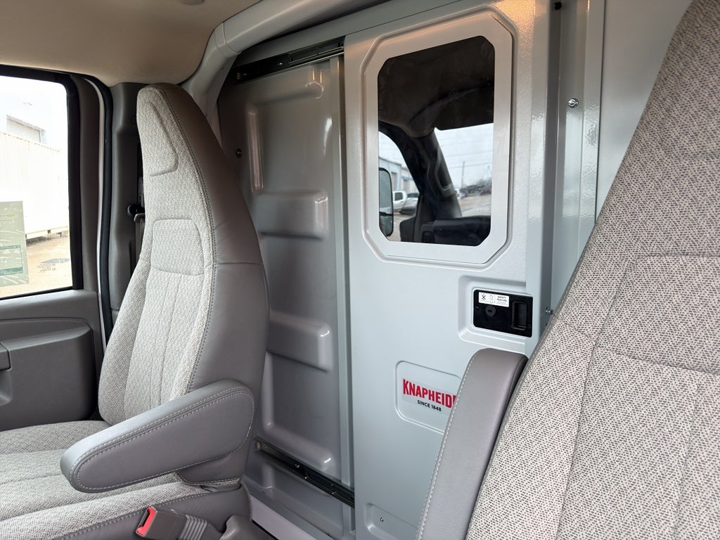 2026 Chevrolet Express Cutaway 3500 1WT