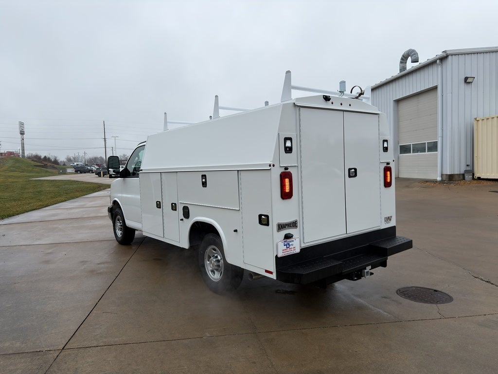 2026 Chevrolet Express Cutaway 3500 1WT