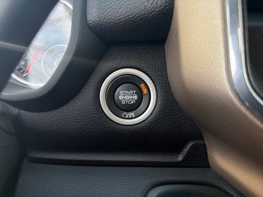 2022 RAM 3500 Laramie Crew Cab 4x4 8' Box