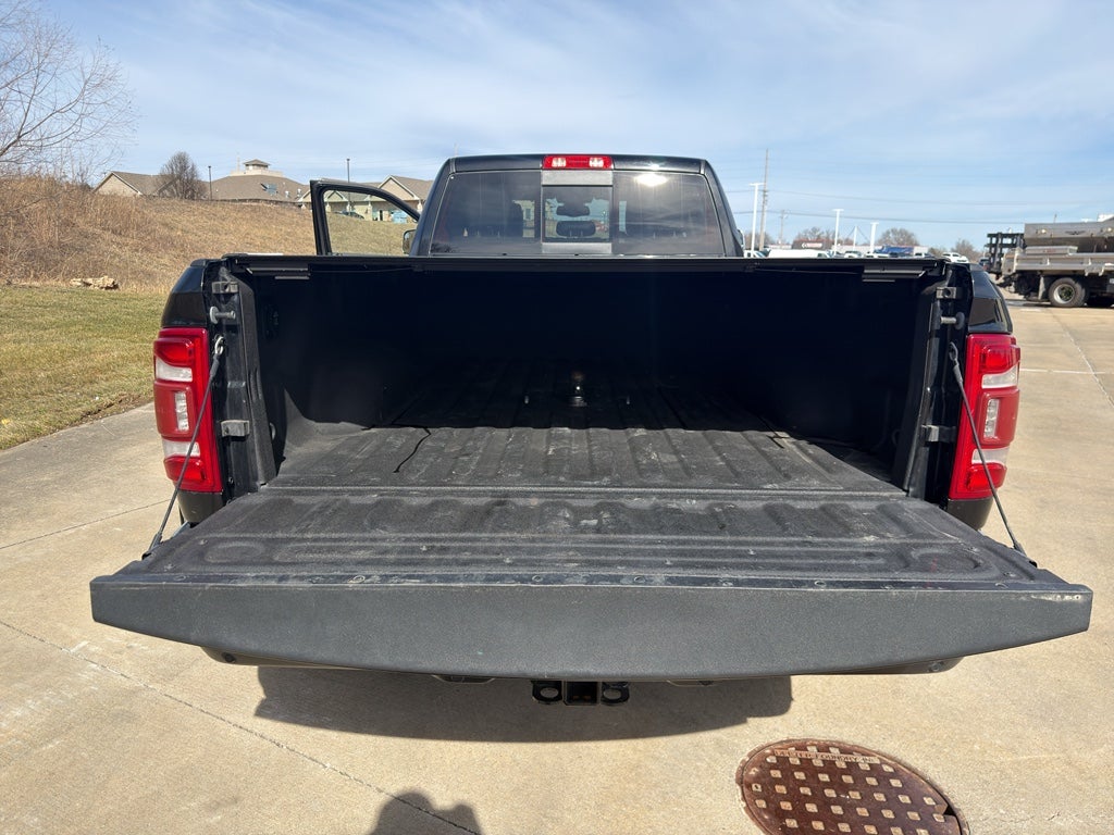2022 RAM 3500 Laramie Crew Cab 4x4 8' Box