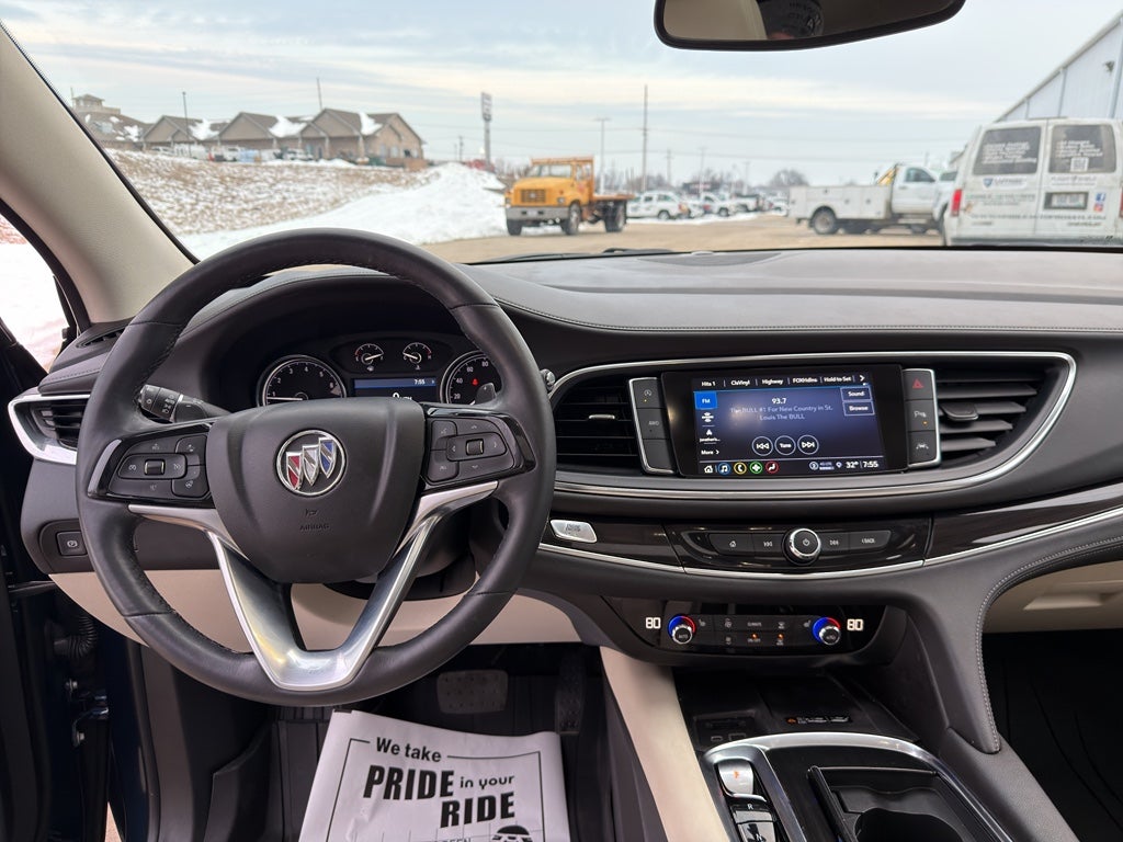 2023 Buick Enclave Essence