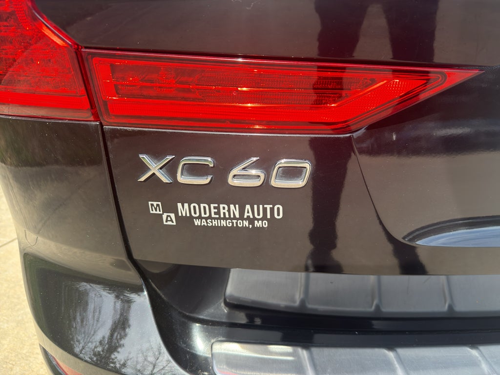 2022 Volvo XC60 B5 Momentum