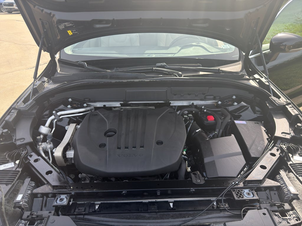 2022 Volvo XC60 B5 Momentum
