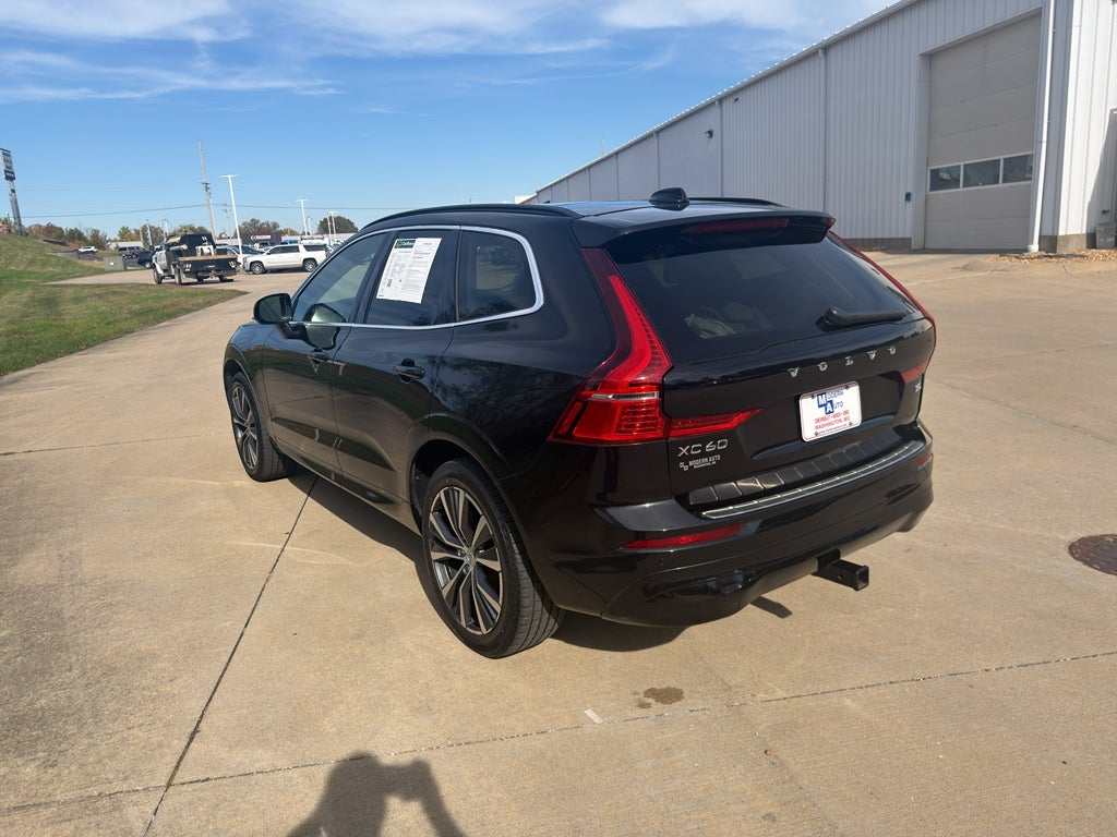 2022 Volvo XC60 B5 Momentum