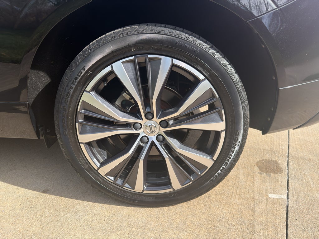 2022 Volvo XC60 B5 Momentum