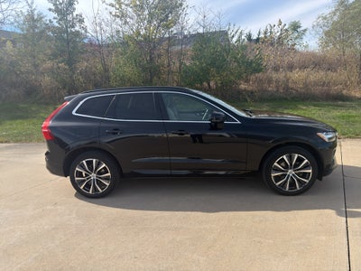 2022 Volvo XC60 B5 Momentum